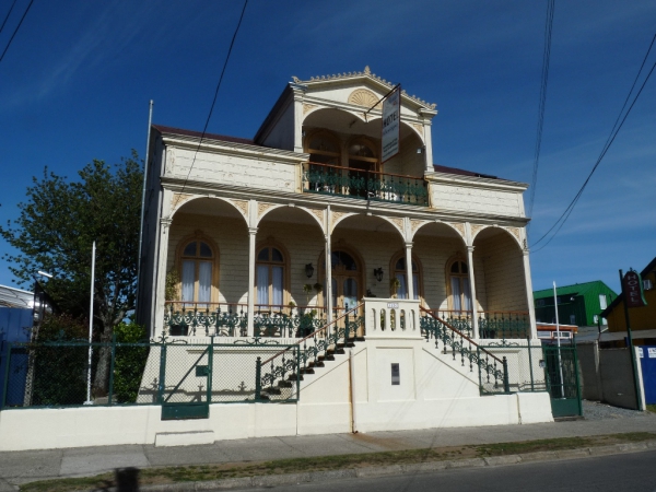 Gallery Colonial Neighborhood